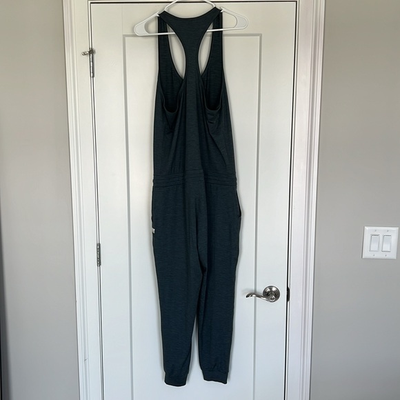 Vuori Lux Jumpsuit NWOT - Picture 7 of 14